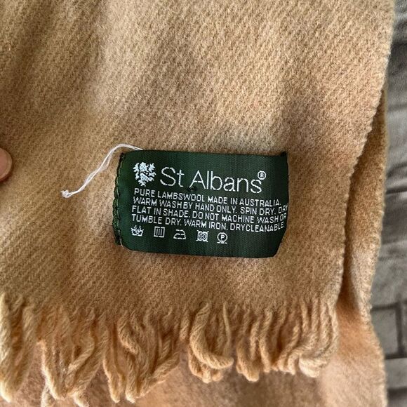 St. Albans || Women’s Pure Lambswool Tan Long Fringe Winter Fall Outdoor Scarf - Picture 3 of 3